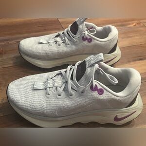 Nike Women's White and Purple Sneakers